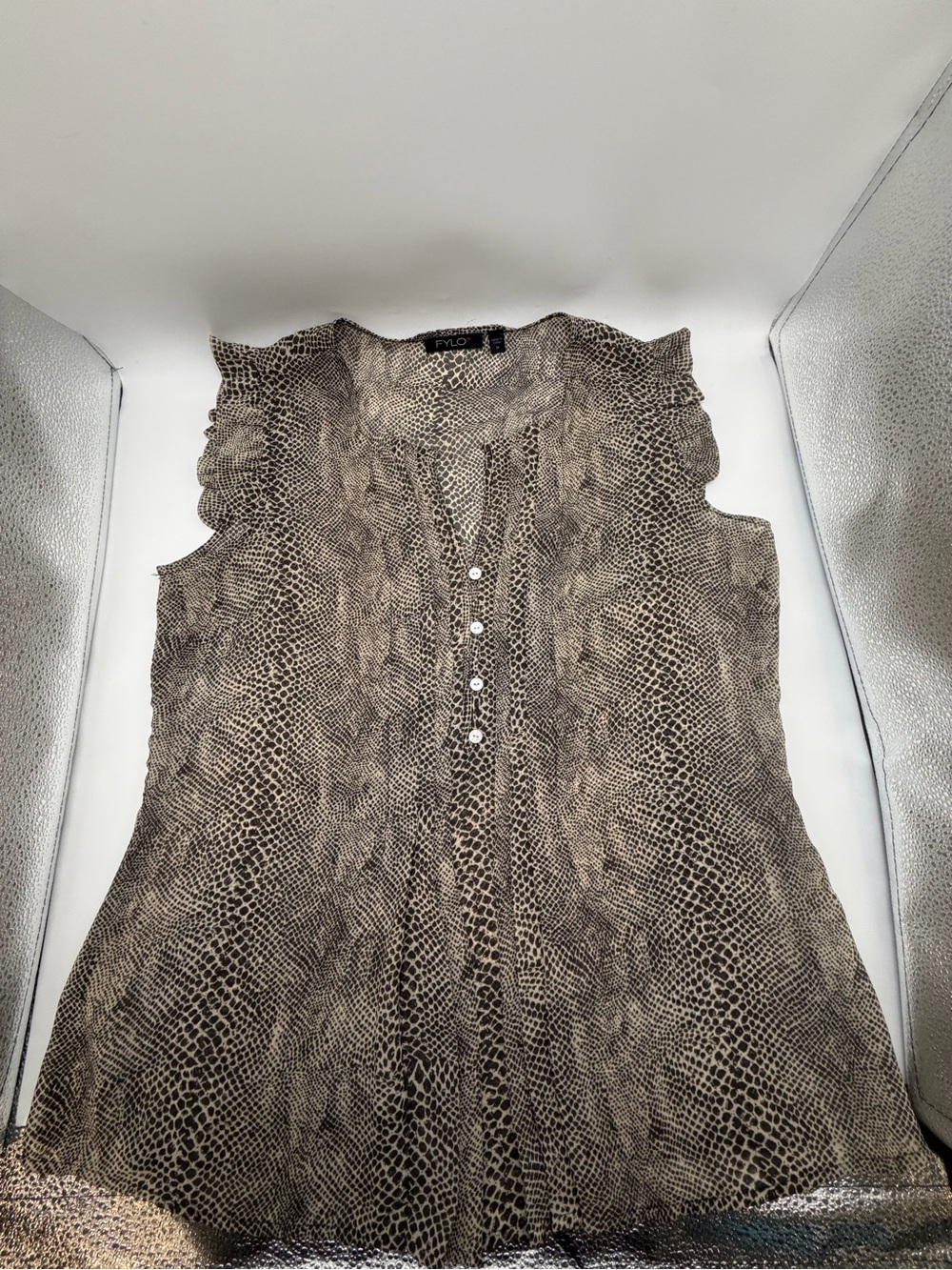 FYLO Women's M Black Beige Animal Print Button Front Ruffle Sleeveless Blouse